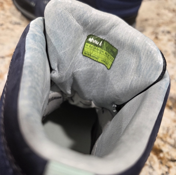 Ahnu Montara Hiking Boot In Midnight Blue Women's Size 8.5 Like New - Picture 13 of 13